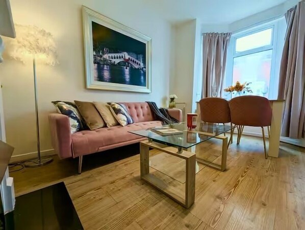 Family House, Garden View | Living area