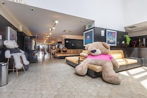 Lobby - Housi Bela Cintra (São Paulo)