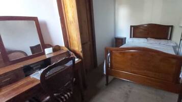 2 slaapkamers, een strijkplank/strijkijzer, wifi, beddengoed