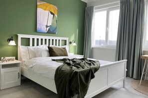 1 bedroom, iron/ironing board, WiFi, bed sheets - Cosher | Borisova Garden  Near Metro & Stadium (Sofia)