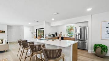 Deluxe-Haus, 6 Schlafzimmer, Gartenblick | Eigene Küche | Großer Kühlschrank, Mikrowelle, Ofen, Herdplatte