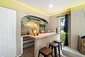 Maison Deluxe, 6 chambres, vue jardin | Minibar