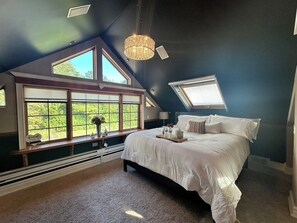 4 bedrooms, desk, free WiFi, bed sheets