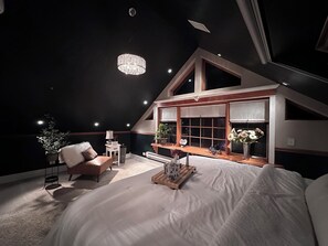 4 soverom, skrivebord, wi-fi (inkludert) og sengetøy