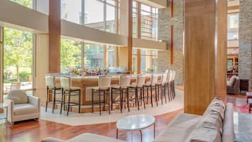 8 bares o lounges
