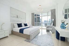 2 slaapkamers, een kluis op de kamer, een bureau