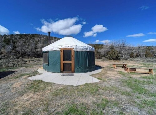 Welcoming Yurt in Panguitch with stunning views