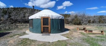 Welcoming Yurt in Panguitch with stunning views