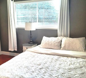 1 غرفة نوم ومكواة/لوح كي وواي فاي مجانًا وملاءات أسرّة