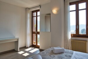 1 chambre, fer et planche à repasser, Wi-Fi gratuit, draps fournis