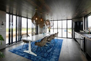 Fridge, oven, dishwasher, coffee/tea maker - Hidden Gem - Three Bedroom Villa, Sleeps 6 (Oostknollendam)