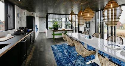 Hidden Gem - Three Bedroom Villa, Sleeps 6