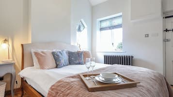 1 bedroom, bed sheets
