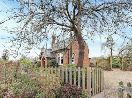 Exterior. 1 bedroom accommodation in Ham, near Berkeley