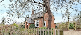 1 bedroom accommodation in Ham, near Berkeley