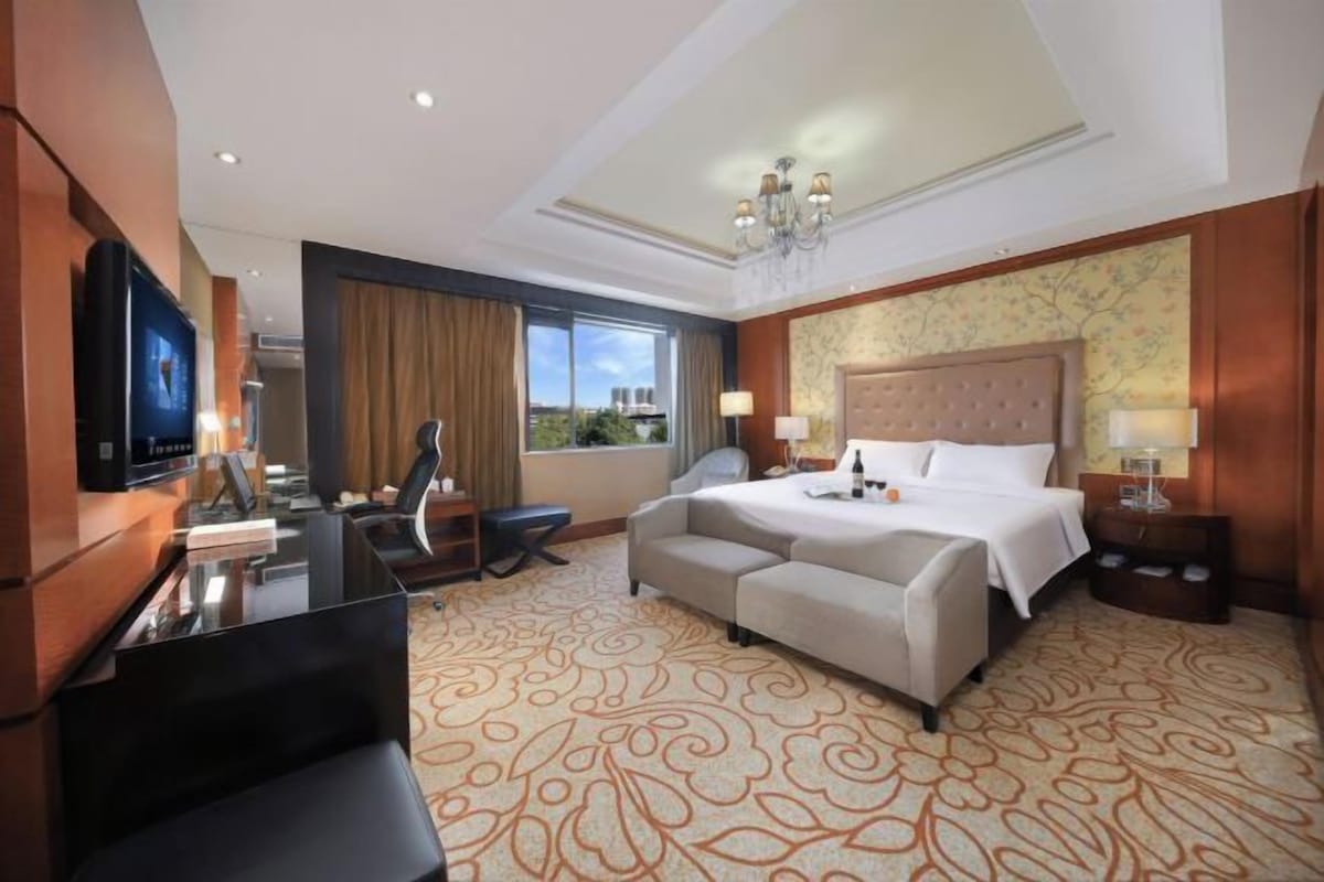 Executive Smart Suite