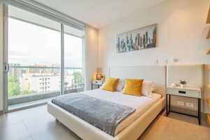 Comfort Studio Suite | Desk, laptop workspace, blackout drapes, iron/ironing board