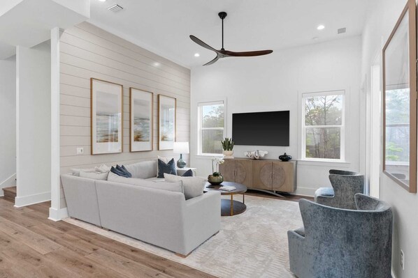 Casa (Multiple Bedrooms) | Parte interna