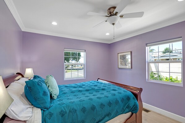 6 bedrooms, desk, iron/ironing board, free WiFi