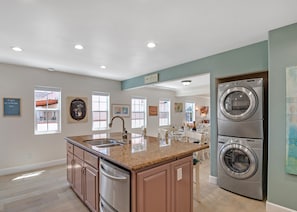 Interior - Cheerful 6-Bedroom Villa by the sea with hot tub (Los Angeles)