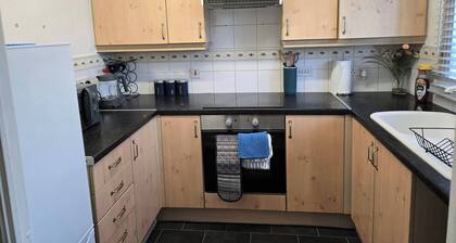 Tranquil Getaway in Wolverhampton - Perfect for Relaxation