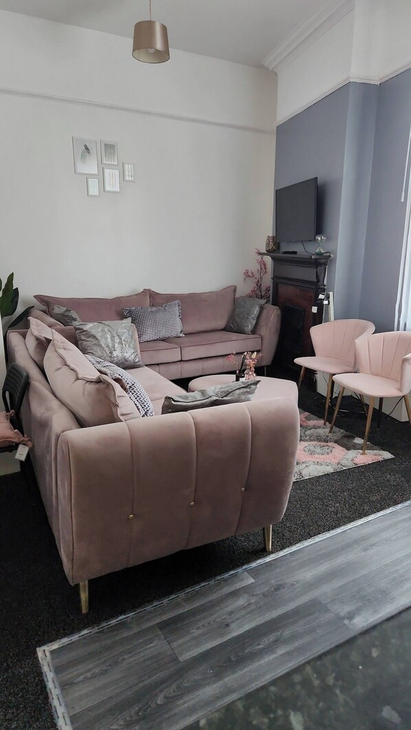 Télévision, cheminée