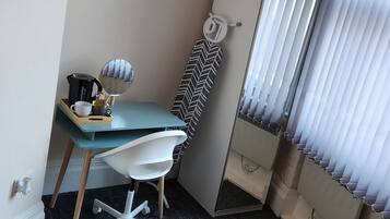 1 bedroom, iron/ironing board, internet, bed sheets