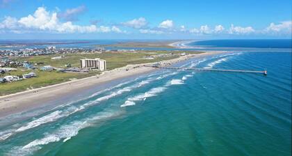 Stylish Condo w/ Pool & Spa Access, Wak to Beach Beach Breeze by Avantstay