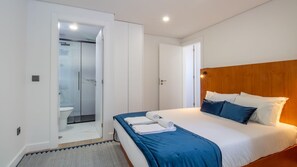 2 chambres, fer et planche à repasser, Wi-Fi gratuit, draps fournis