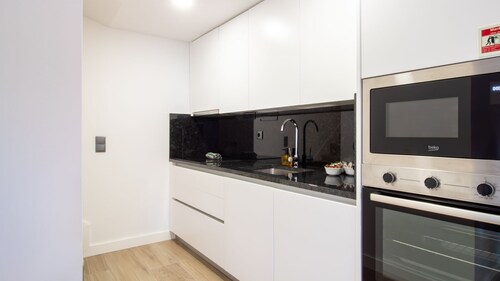 Quiet Duplex w/ Patio in Lapa by LovelyStay