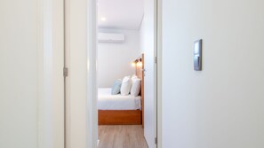 2 habitaciones, tabla de planchar con plancha y wifi gratis 
