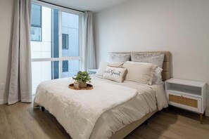 3 bedrooms, travel cot, free WiFi, bed sheets - Capitol Chill - Modern Luxury Townhouse (Seattle)