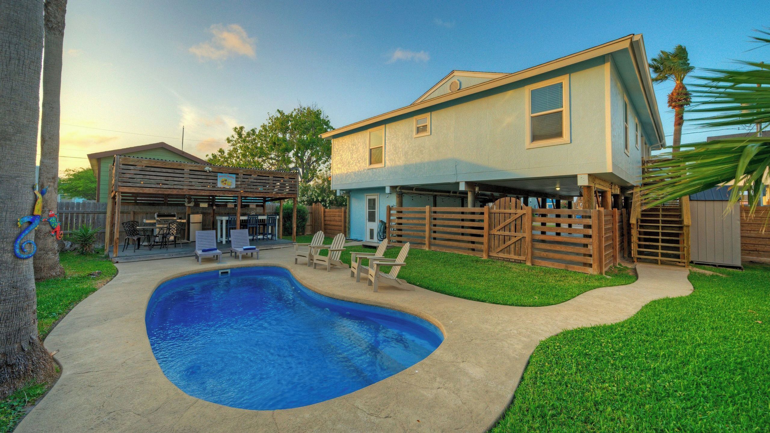 House (3 Bedrooms) | Front of property