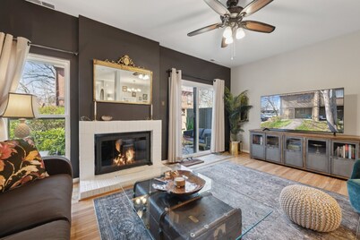 Charming 2-Bedroom Vintage Modern Condo in Midlothian with AC, Wi-Fi, Pool