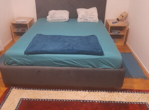 2 sovrum, internet och sängkläder