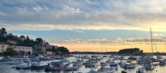 Three-Story Stone House Hvar Stari Grad With Terrace