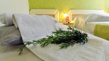 1 bedroom, iron/ironing board, internet, bed sheets