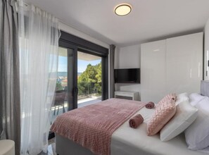 3 chambres, fer et planche à repasser, accès Internet, draps fournis