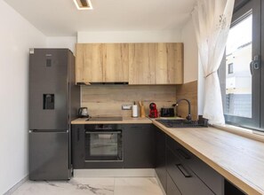 Fridge, oven, dishwasher, toaster