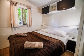 3 habitaciones, acceso a internet y ropa de cama