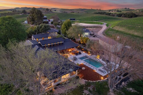 Wine Country Estate w/ Pool, Hot Tub The Residence at Truss Wines by Avantstay