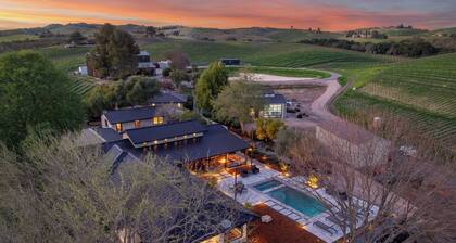 Wine Country Estate w/ Pool, Hot Tub The Residence at Truss Wines by Avantstay
