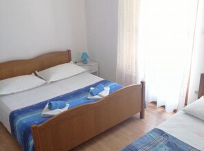 1 bedroom, iron/ironing board, WiFi, bed sheets - Apartments Milakovic-Kanica - Standard One Bedroom Apartment with Sea View and Terrace (Rogoznica)