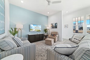 Smart TV, video games, books - Family-Friendly Beach Club Retreat • Private Pool • Resort Fun • Beach Access (Gulf Shores)