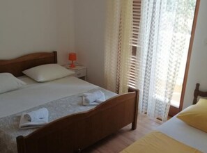 1 habitación, tabla de planchar con plancha y acceso a internet