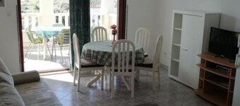 Apartments Milakovic-Kanica - One Bedroom Apartment with Sea View and Terrace