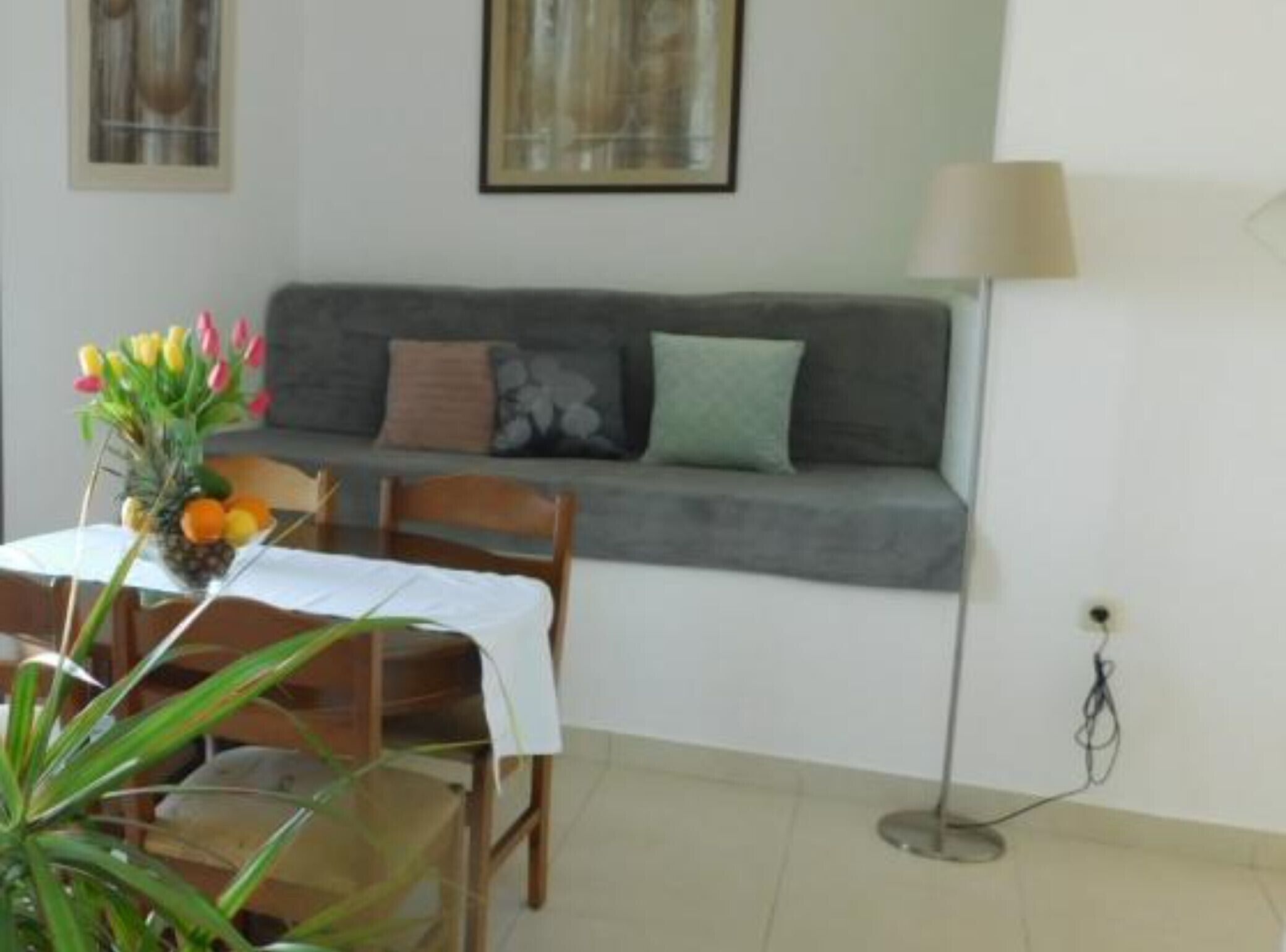 Apartments Roščić - Classic Two Bedroom Apartment With Balcony And Sea View - Igrane