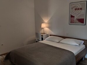 2 makuuhuonetta, Wi-Fi, vuodevaatteet