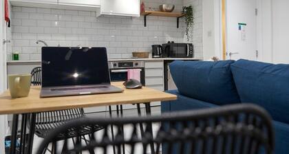 Stylish central garden apartment by Kahuna Stays