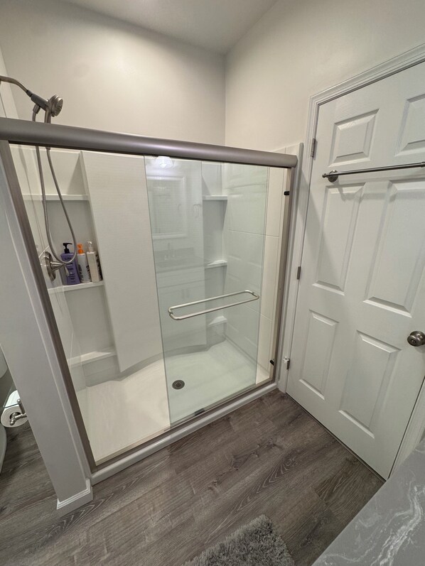 Shower, soap, shampoo, toilet paper
